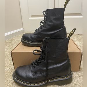 Dr. Martens - Black